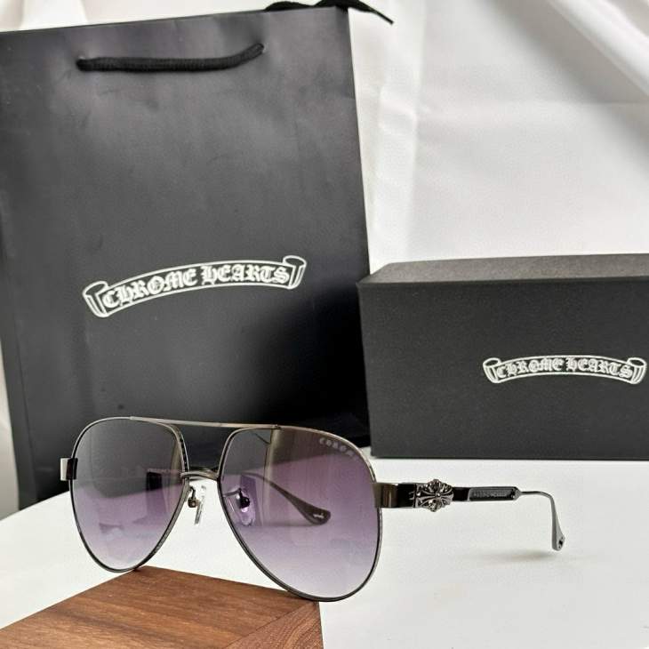 Picture of Chrome Hearts Sunglasses _SKUfw76720220fw